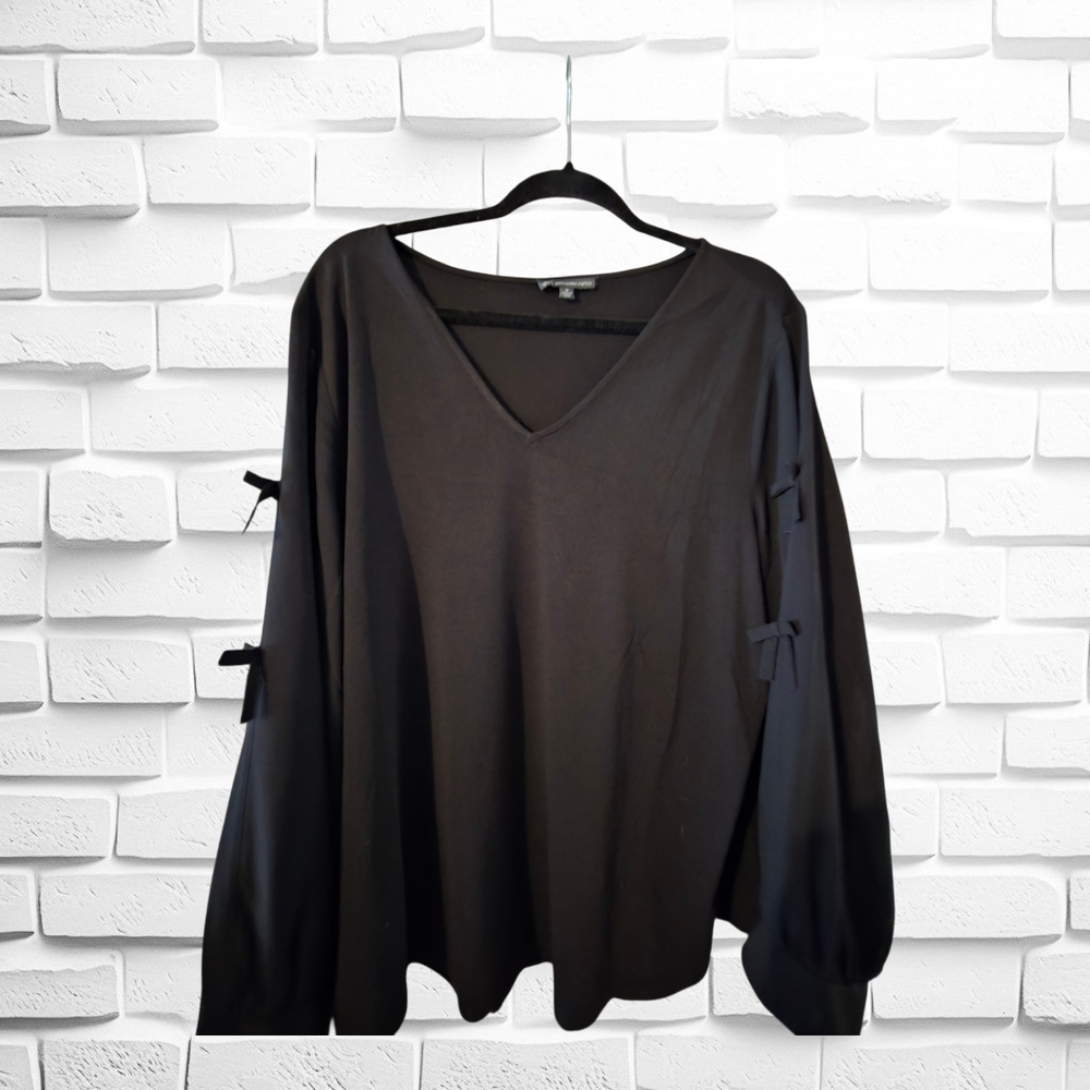 Elegant Black V-Neck Women's Top